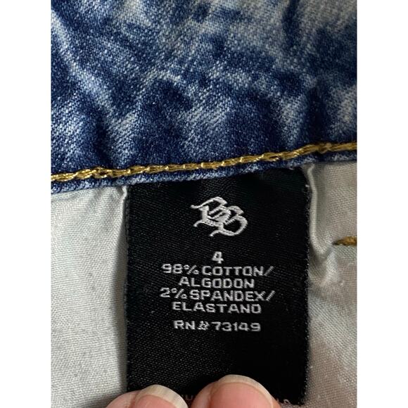 Boom Boom Jeans Acid Wash Blue Lace Accented Hot Shorts Women's Size 4 - Picture 4 of 9